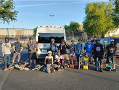 group photo at a Onewheel clinic in Tempe